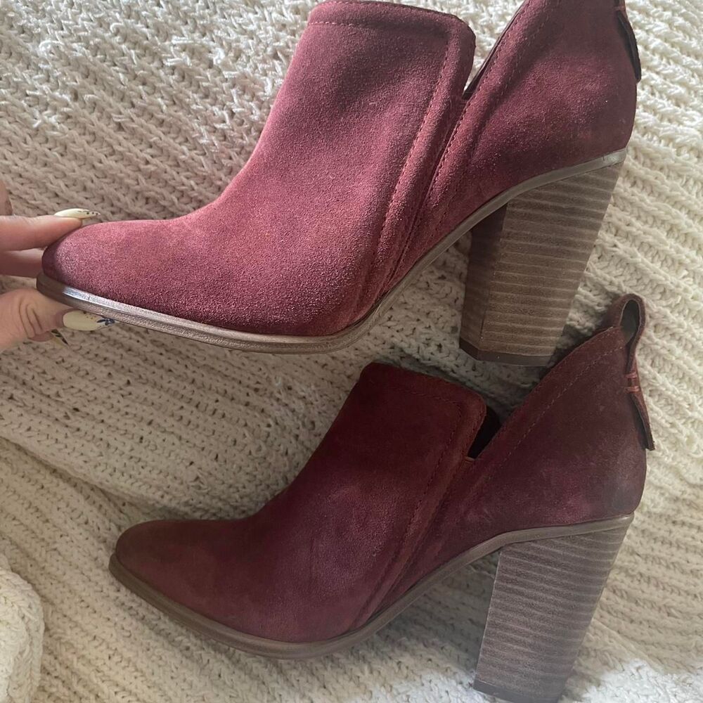 Vince-camuto Women's Burgundy and Pink Boots